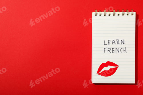 Preview: Notepad with the message of learning the French language.