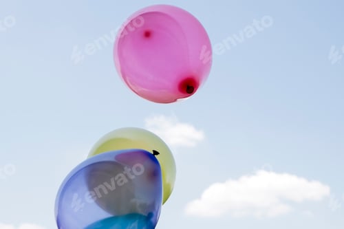 Preview: Lots of colorful balloons in the sky