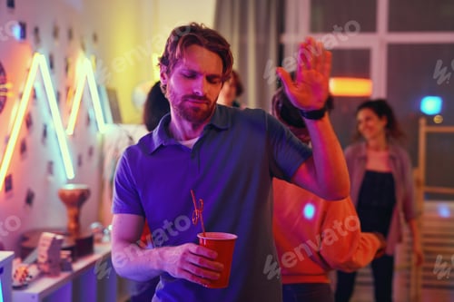 Preview: Man dancing at party