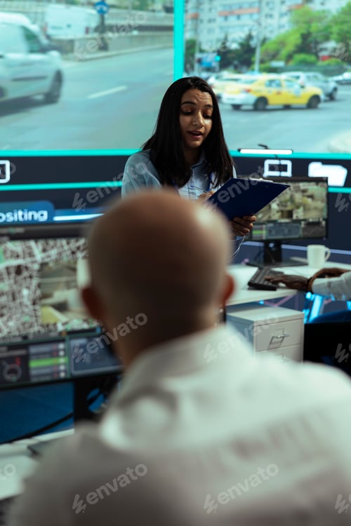 Preview: Indian expert monitoring real time urban traffic dynamics with her team