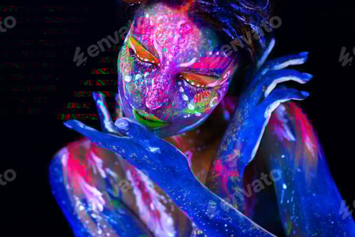 Preview: Woman with Artistic Fluorescent Body and Face Paint