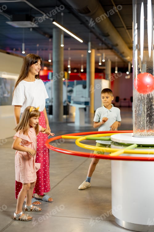 Preview: Mom with kids visit a science museum