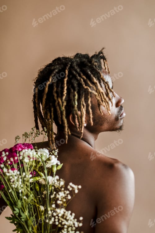 Preview: Tanned skin and flowers