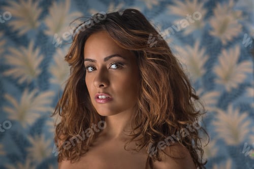 Preview: Portrait of sultry woman