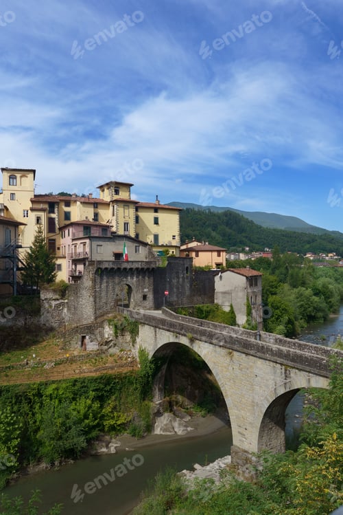 Preview: View of Castelnuovo di Garfagnana, Tuscany, Italy