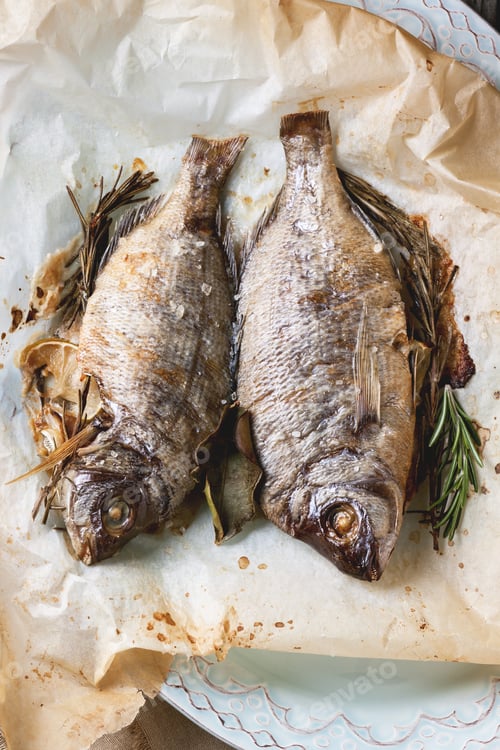 Preview: Tow grilled fish
