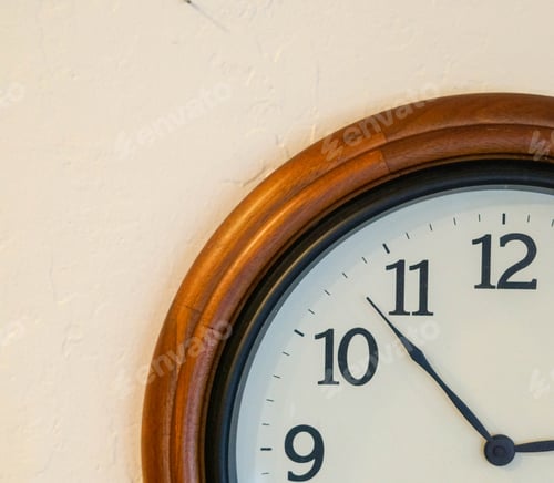 Preview: Quarter view of a clock
