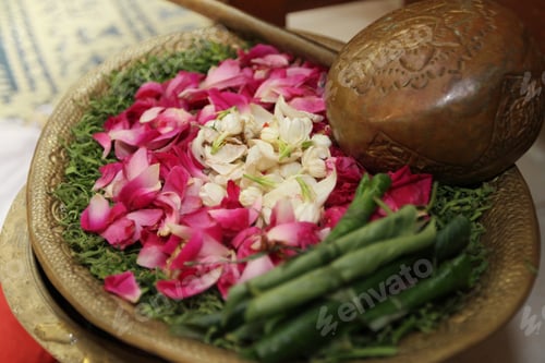 Preview: betel leaf, rose and jasmine flower petal for "injak telur" javanese wedding ceremony