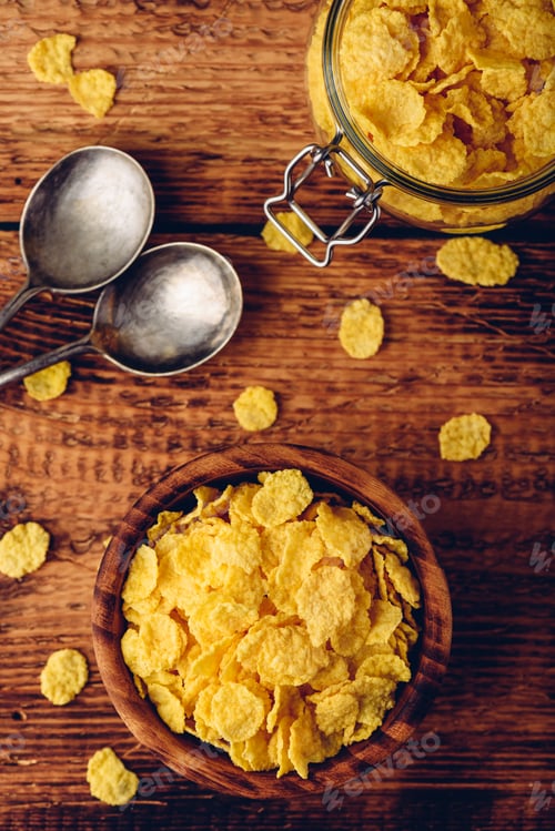 Preview: Corn flakes in a bowl for breakfast