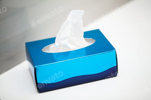 Preview: Box white hygiene napkins in light bathroom
