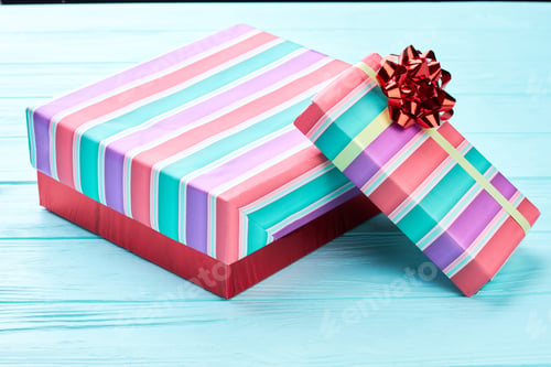 Vista previa: Two boxes with Christmas presents