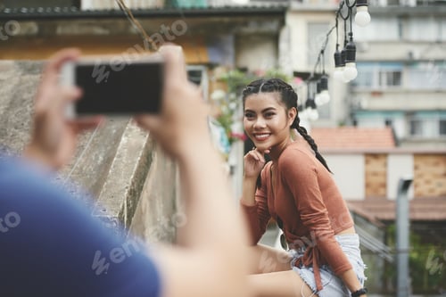 Preview: Taking photo girlfriend