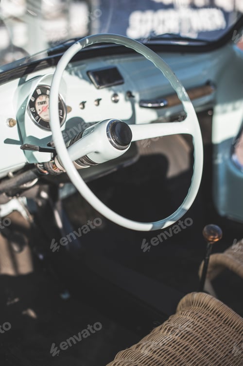 Preview: Vintage blue car