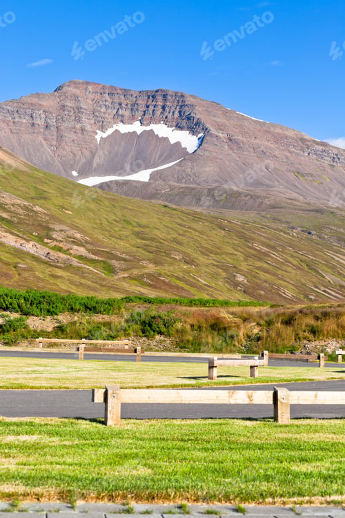 Preview: Empty resting area at Iceland roadside
