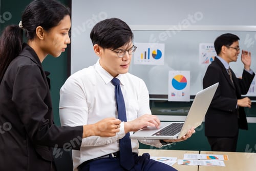 Preview: Group of multiethnic businessmen