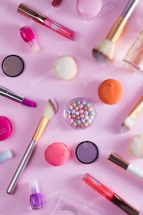 Preview: Make up products and macaroons