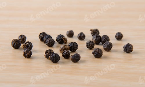 Preview: peppercorn on wood