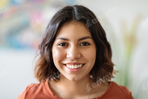 Preview: Portrait Of Happy Young Beautiful Arab Woman Smiling At Camera