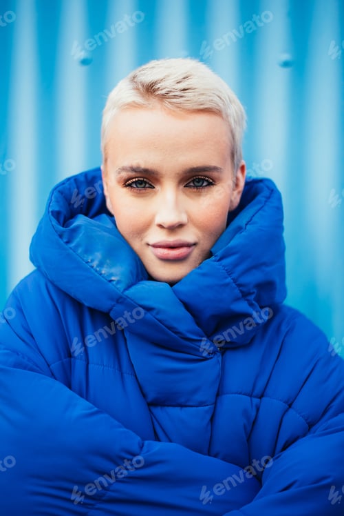 Preview: Icelandic beautiful woman lifestyle moments in Reykjavik