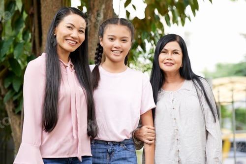 Preview: Beautiful Asian women of one family