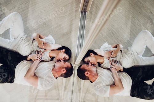Preview: Happy couple