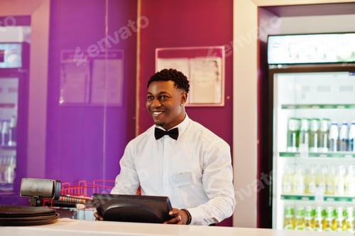 Preview: Bartender at bar