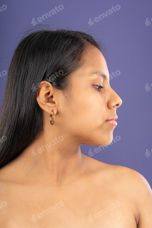 Preview: Young woman in right profile