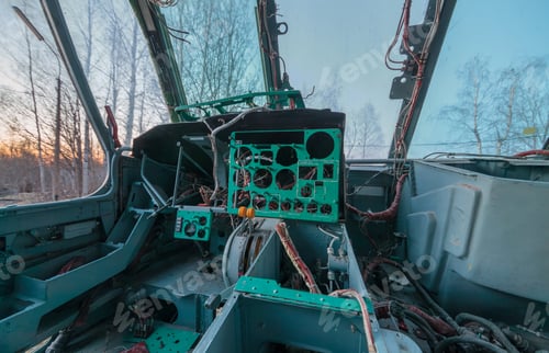 Preview: Stolen cabin of a broken Russian helicopter
