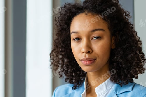 Preview: Beautiful adult businesswoman portrait in the offie