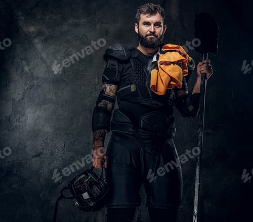 Preview: Experienced hockey player has a photo session