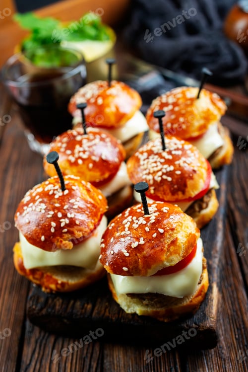 Preview: Miniature Burgers with Cheese and Tomato Slices