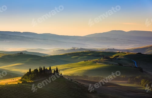 Preview: The rolling hills and green fields at sunrise, Tuscany, Italy
