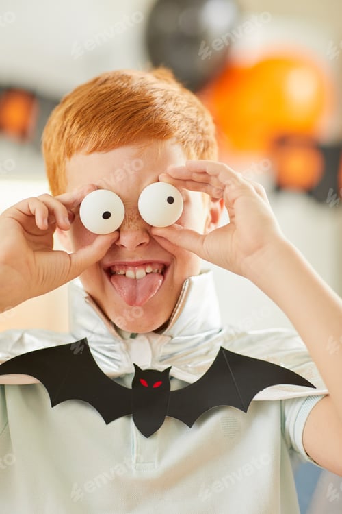 Preview: Boy making a spooky face