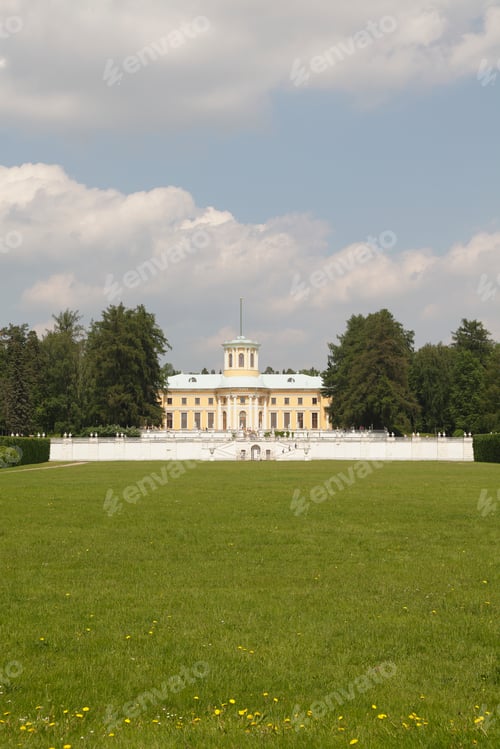 Preview: Lawn in Front of an Historic Building