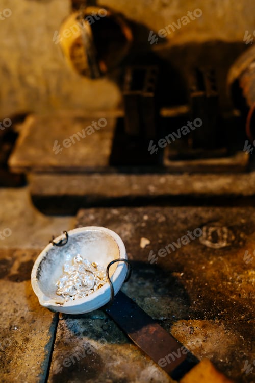 Preview: Jeweler tools in a furnace