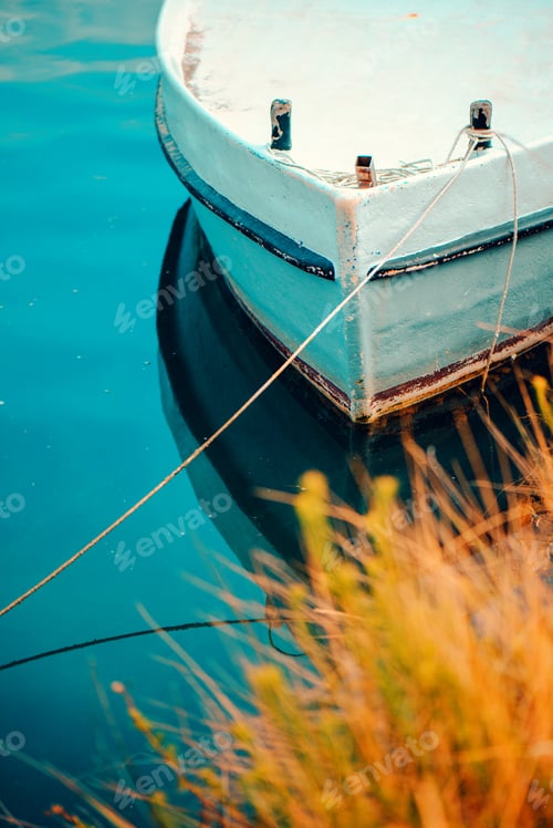 Preview: Lonely fishing boat