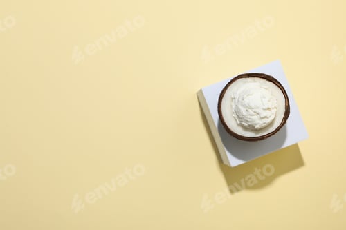 Preview: Summer dessert - ice cream, ice cream with coconut