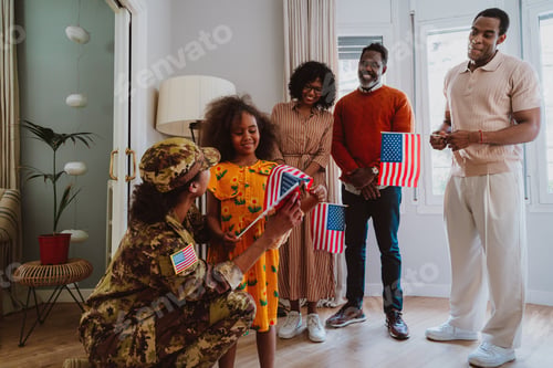 Preview: Us Veteran woman homecoming