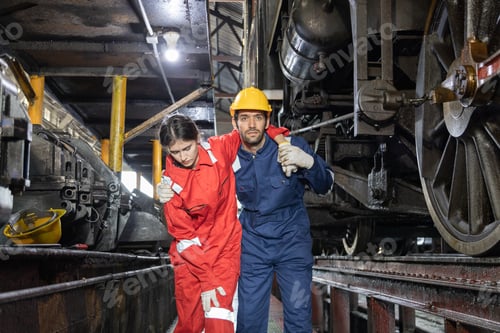 Preview: Railway engineer and friend accident between Inspect the train's diesel engine
