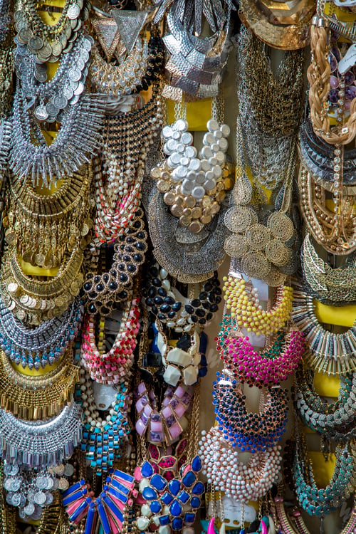Preview: Necklaces at market in India