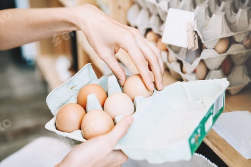 Preview: Zero waste shop. Woman buying in plastic free grocery store.