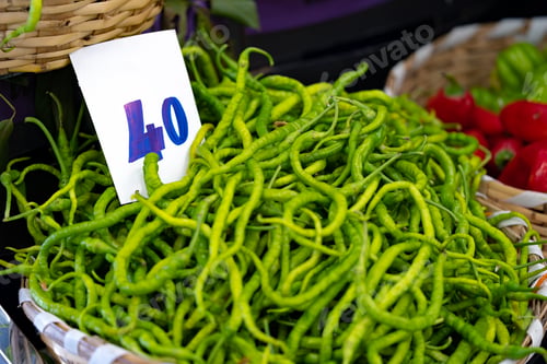 Preview: Green beans for sale at street market in Istanbul