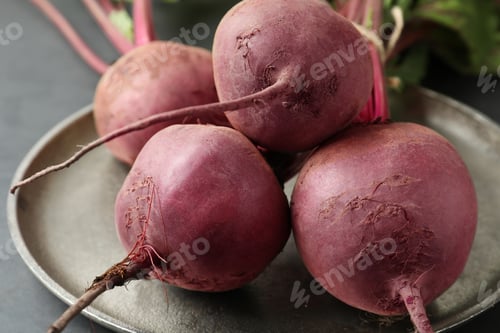 Preview: Raw ripe beets on metal platter, closeup