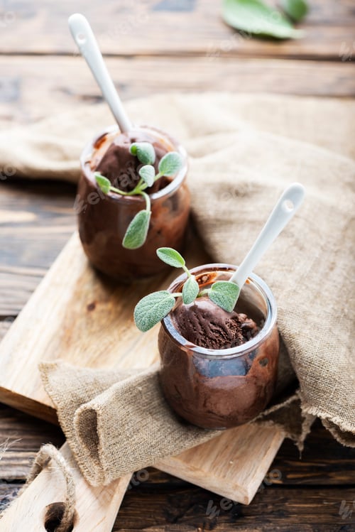 Preview: Sweet chocolate ice cream with sage