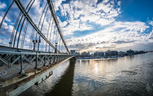 Preview: Bridge in Budapest