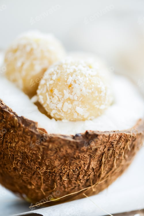 Preview: Raw Vegan Coconut and Lemon Truffles in the Coconut Shel