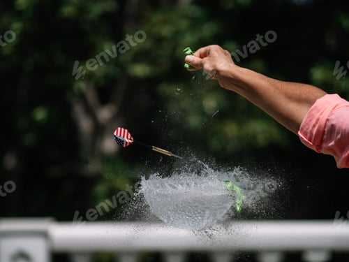 Preview: Sequence of the launch of a dart against a water-filled balloon and its subsequent explosion.