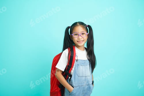 Preview: Kid students girl going to school, i like school.