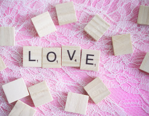 Preview: Scrabble tiles that spell love
