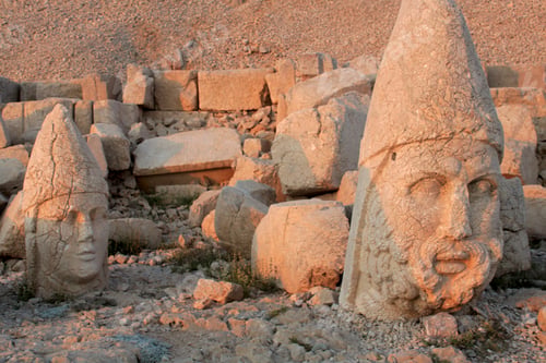 Preview: Ancient statues on top of Mount Nemrut in South East Turkey. Kingdom of Commagene.